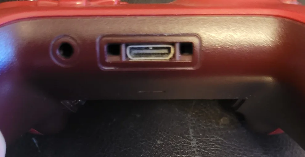 Red Xbox One Wireless Controller image indicator(4)