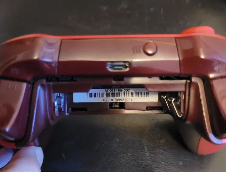 Red Xbox One Wireless Controller image indicator(5)