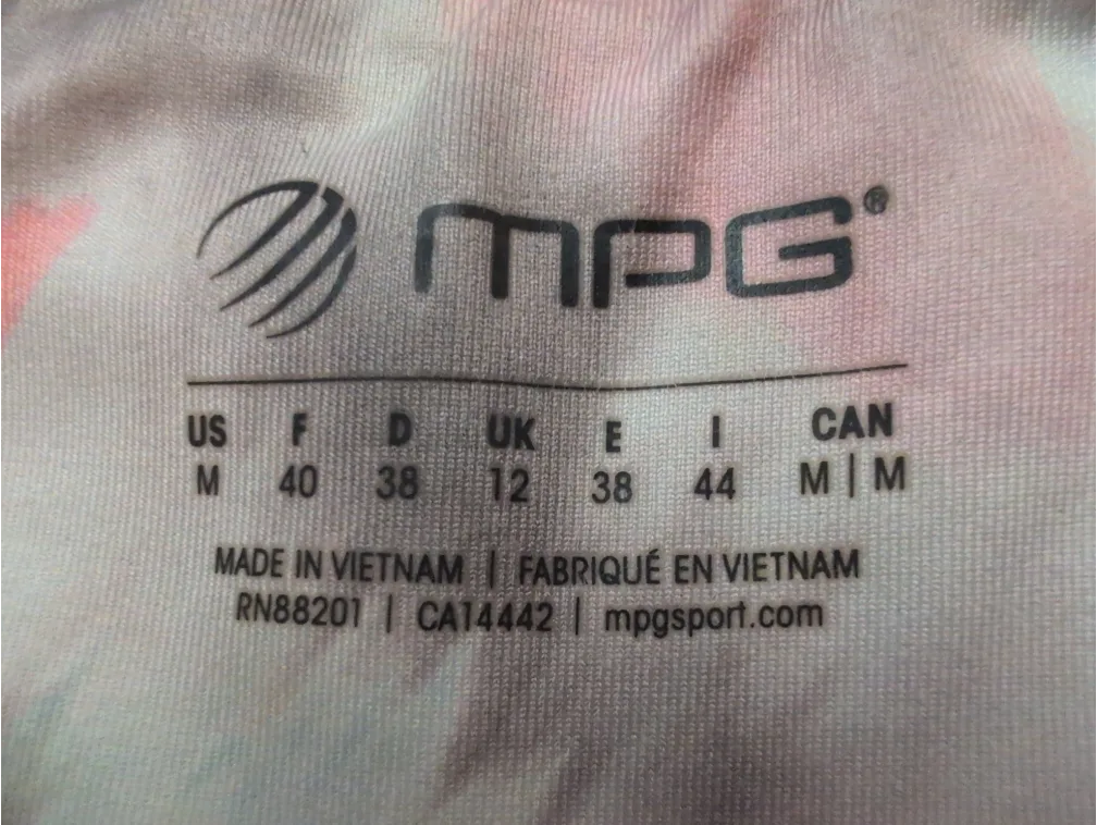 Women's workout Capris - Size M w/ free Tank Top 💚🥕 image indicator(6)