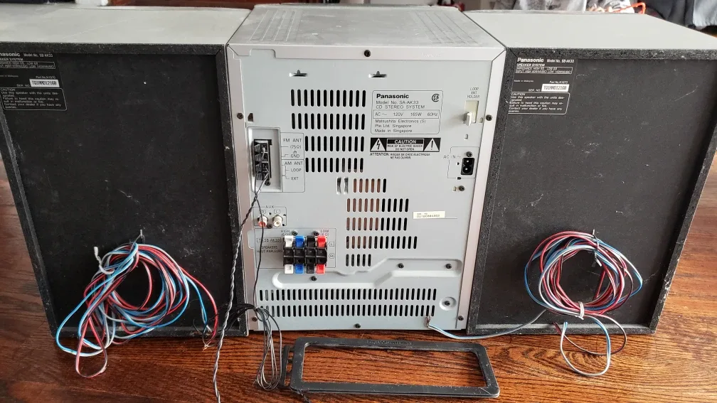 Panasonic 5 CD Changer with Super Woofer image indicator(2)