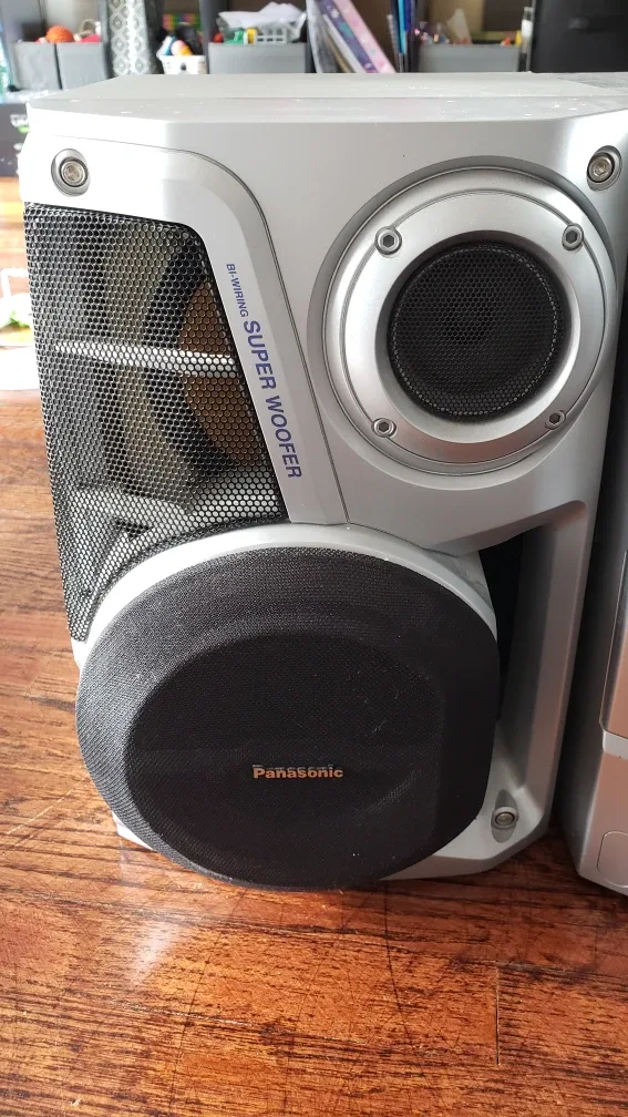 Panasonic 5 CD Changer with Super Woofer image indicator(4)