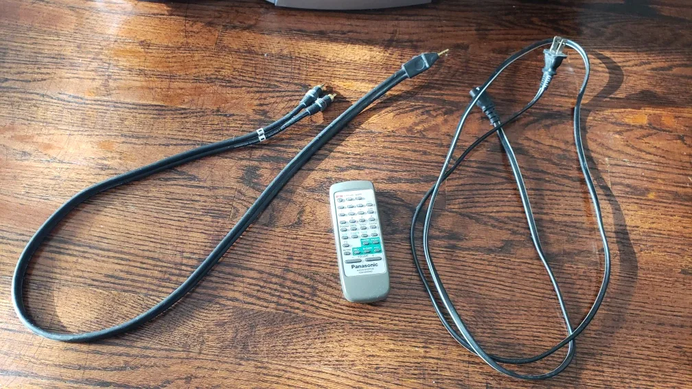 Panasonic 5 CD Changer with Super Woofer image indicator(6)