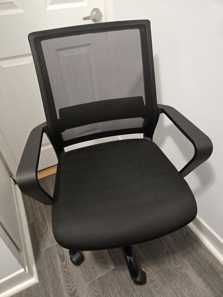 Black Mesh Office Chair - photo 2