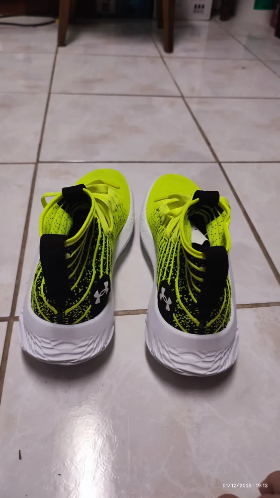 Under Armour Flow FUTR X Elite image indicator(4)