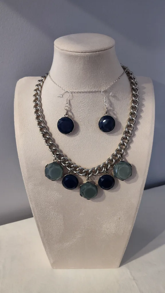 Blue and Grey Statement Necklace and Earrings Set image indicator(4)