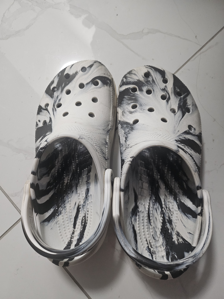 Crocs Clogs - Marble Print