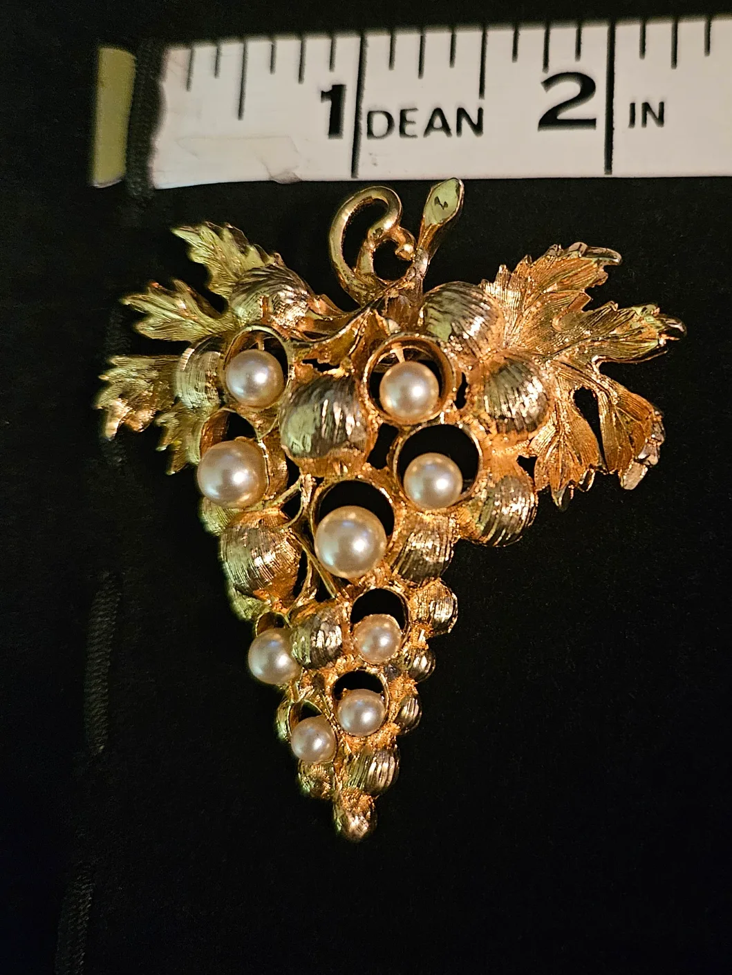 Vintage Gold Tone Grape Bunch Brooch 🍇 image indicator(5)