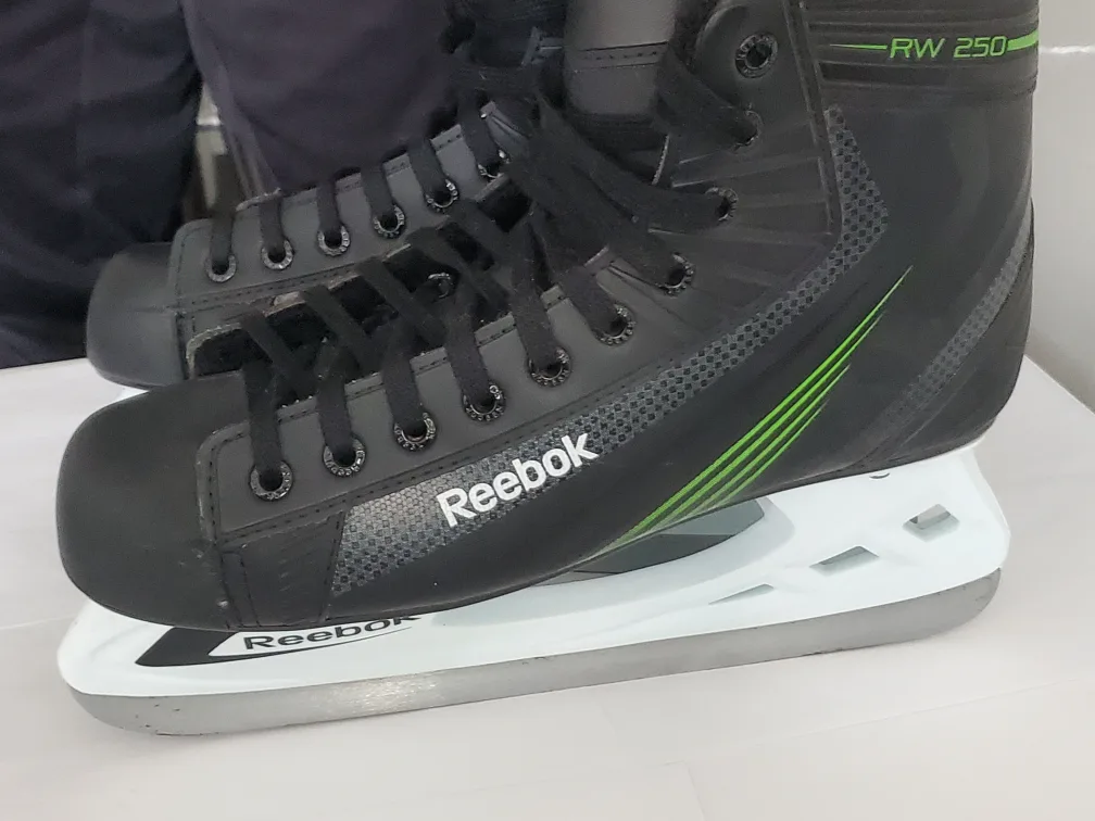 Reebok ice sketes / hockey sketes image indicator(4)
