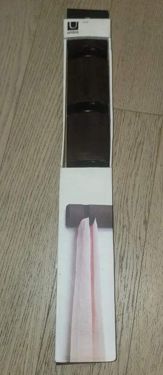 Umbra Flip 5-hook in Black/Walnut image indicator(2)