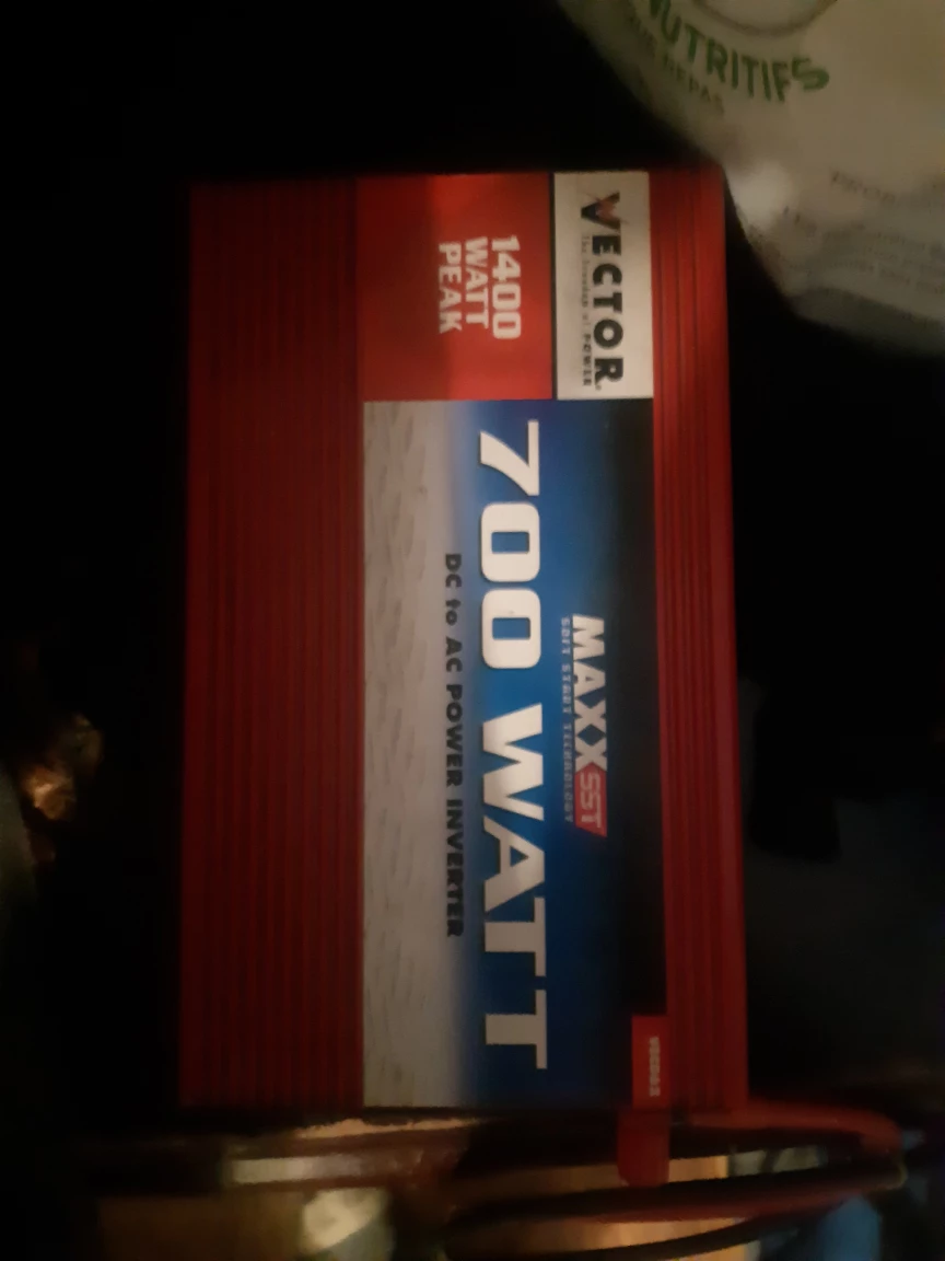 Vector 700 Watt Max Power Inverter
