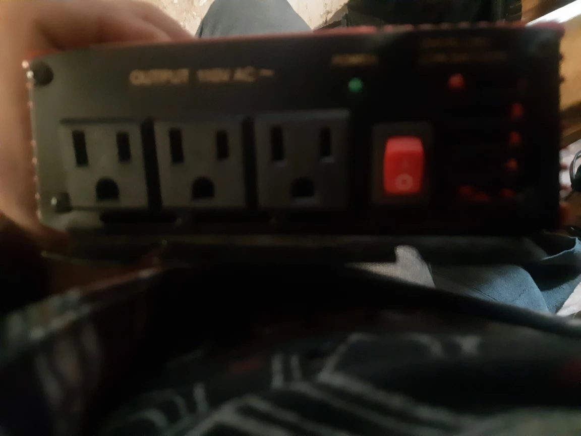 Vector 700 Watt Max Power Inverter - photo 2
