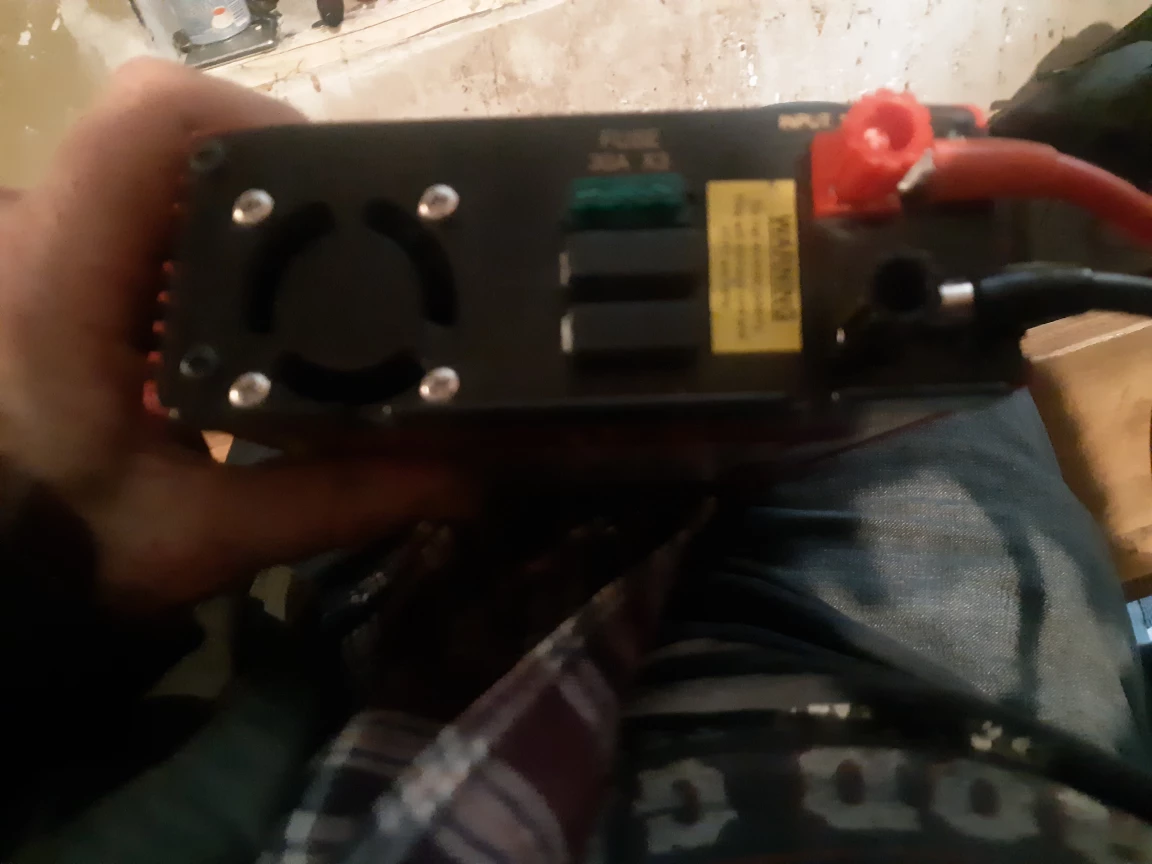 Vector 700 Watt Max Power Inverter - photo 4