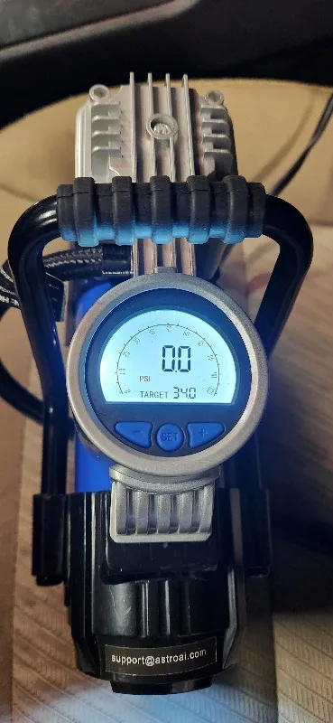 AstroAI Portable Air Compressor image indicator(3)