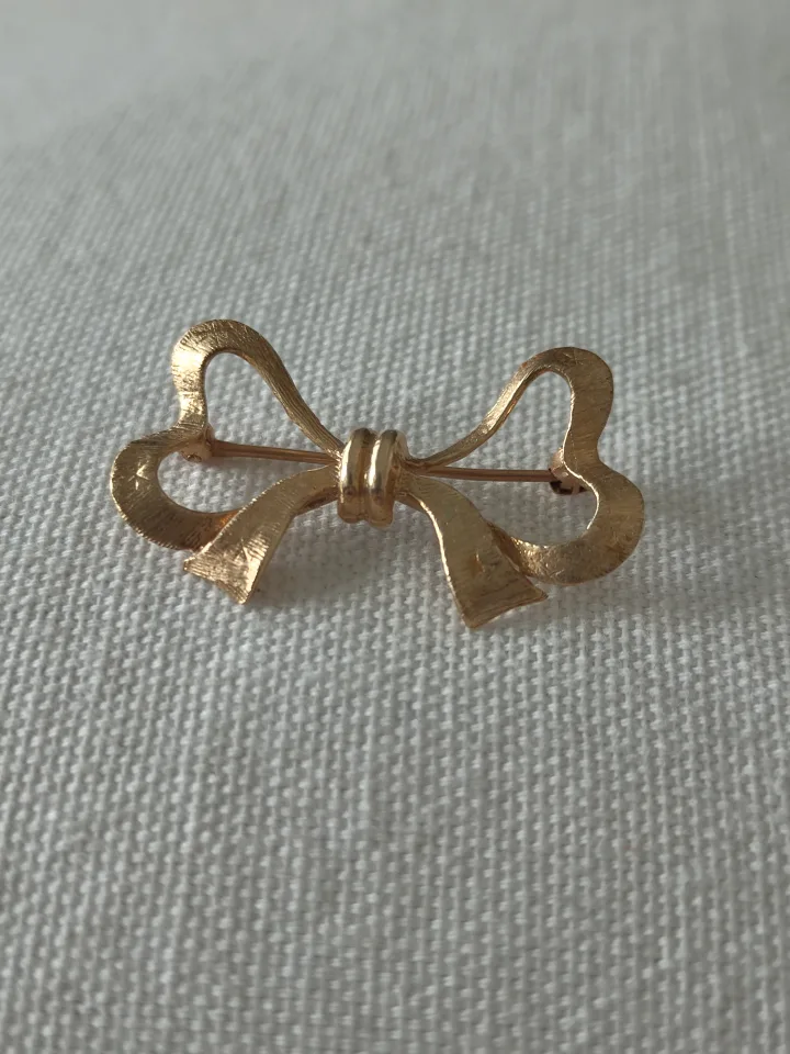 Gold-tone Bow Brooch thumbnail