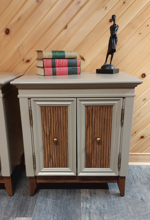Night Stands / Side Tables - photo 5