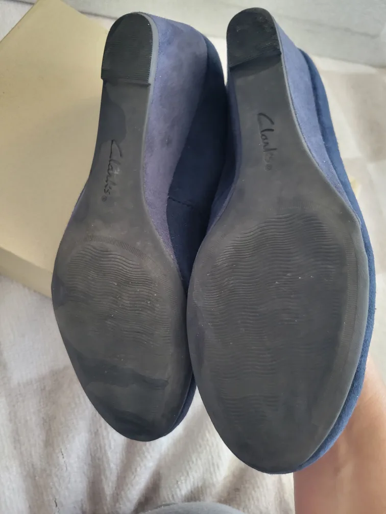 Clarks Flores Tulip Navy Suede Wedge Heels - Women's Size 8 1/2 image indicator(4)