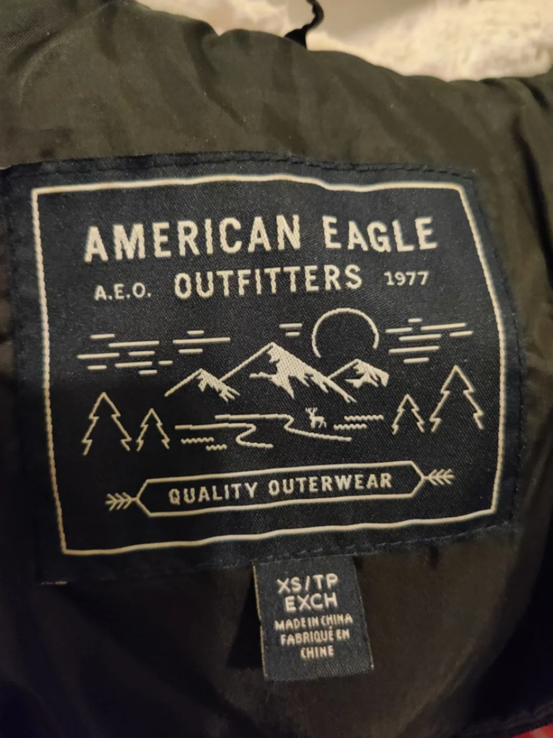 American Eagle Black Puffer Jacket image indicator(3)