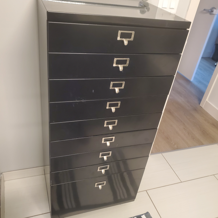 Black Metal 10-Drawer Cabinet