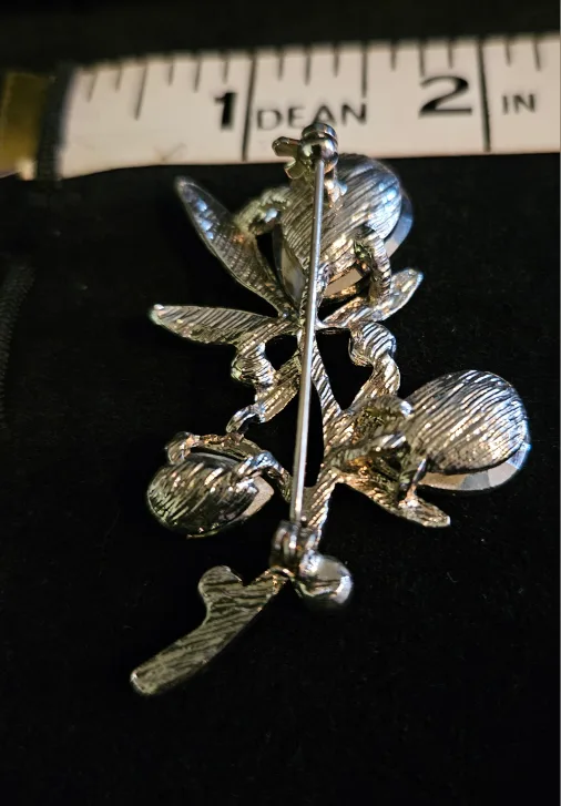 Vintage Brooches image indicator(2)