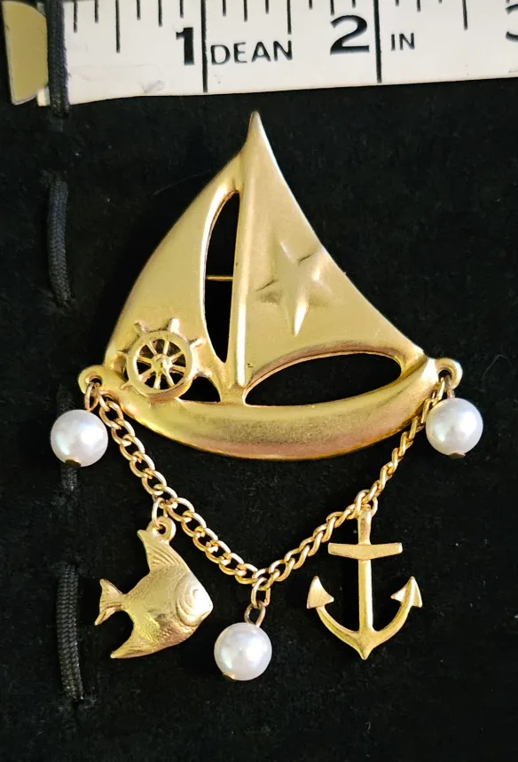 Vintage Brooches image indicator(3)