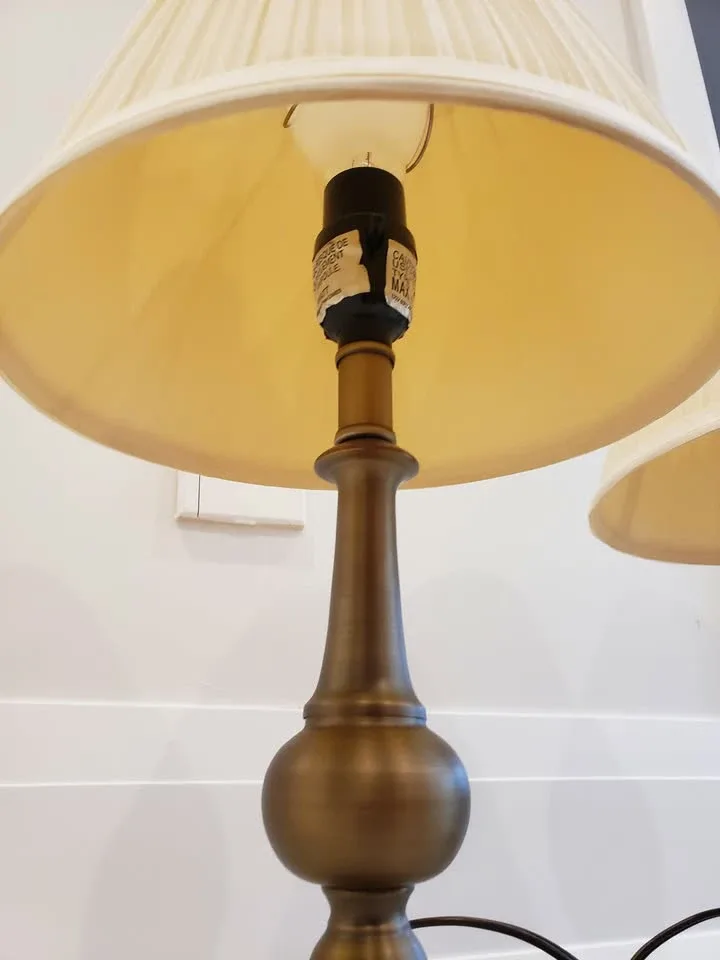 2 table lamps image indicator(4)