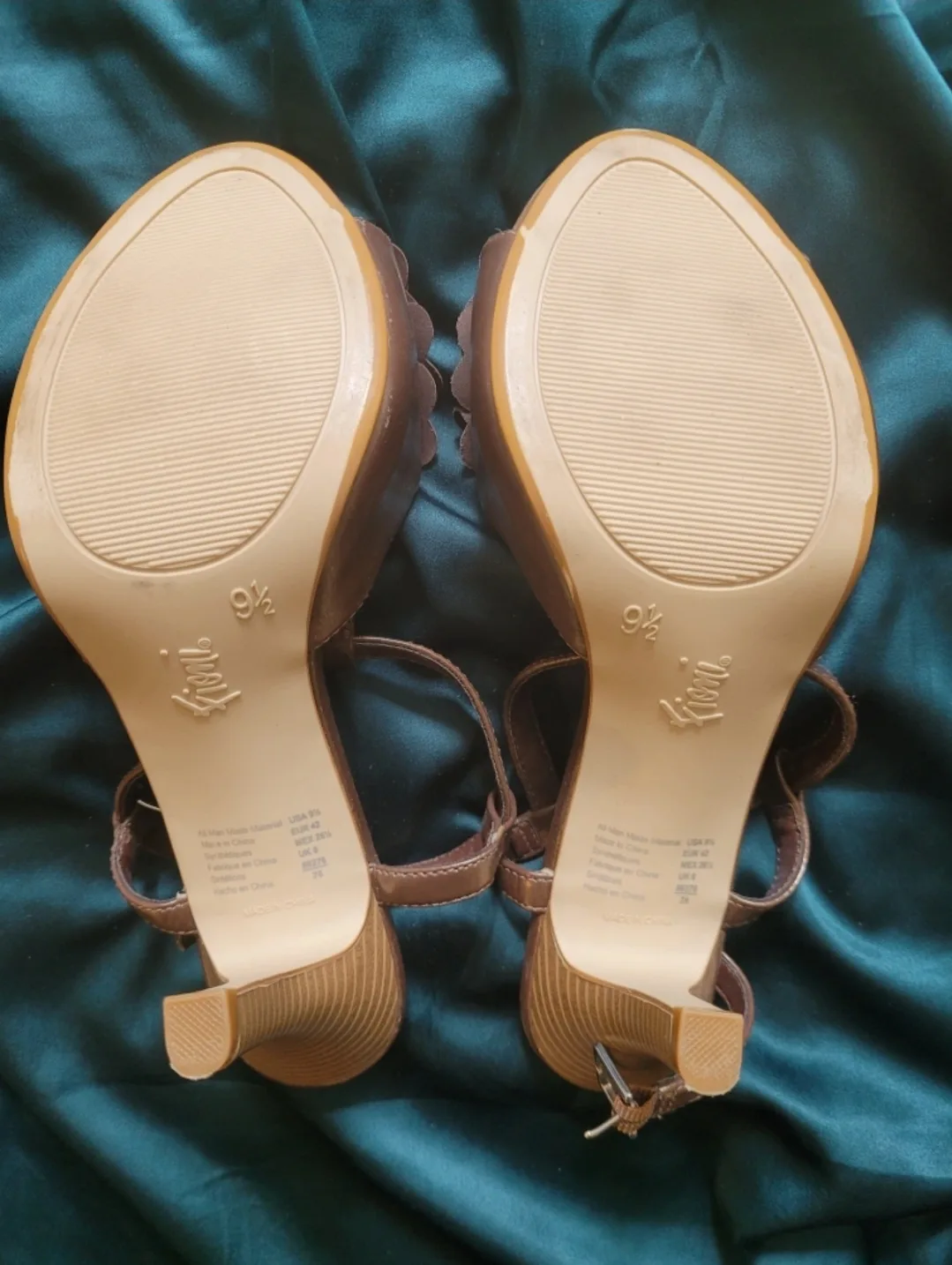 Fioni Brown Floral High Heels - Size 9 1/2 image indicator(4)