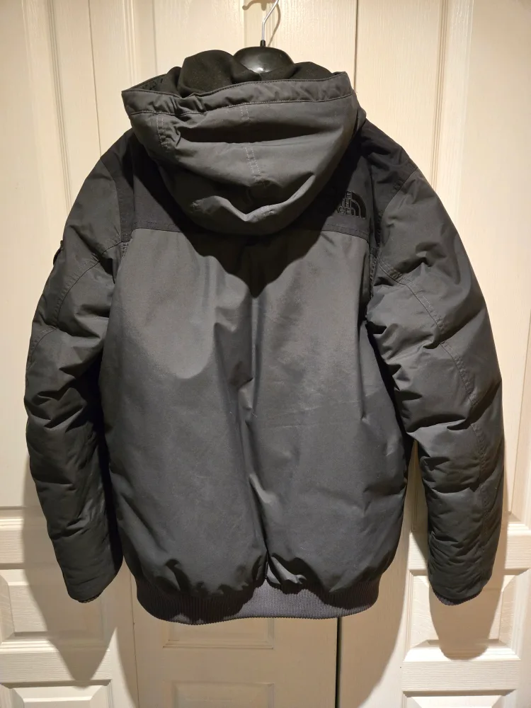 down fill Men Northface winter jacket ( small) image indicator(2)