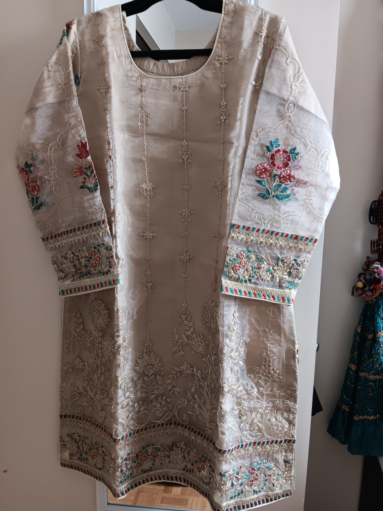 Three beautiful embroidered tunics - photo 4