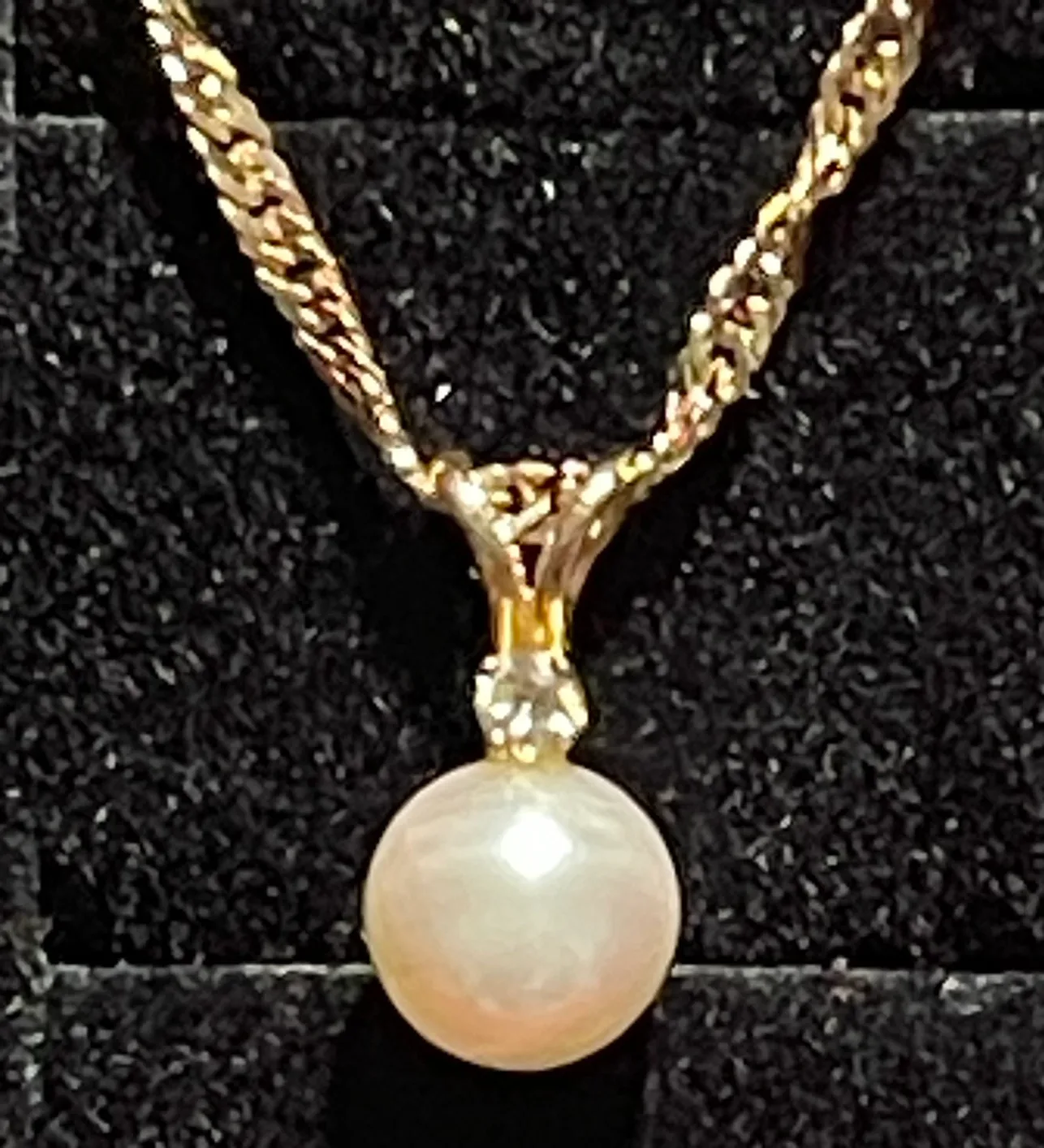 10K Gold Necklace w/ Cultured Pearl pendant with Diamond Accent image indicator(2)