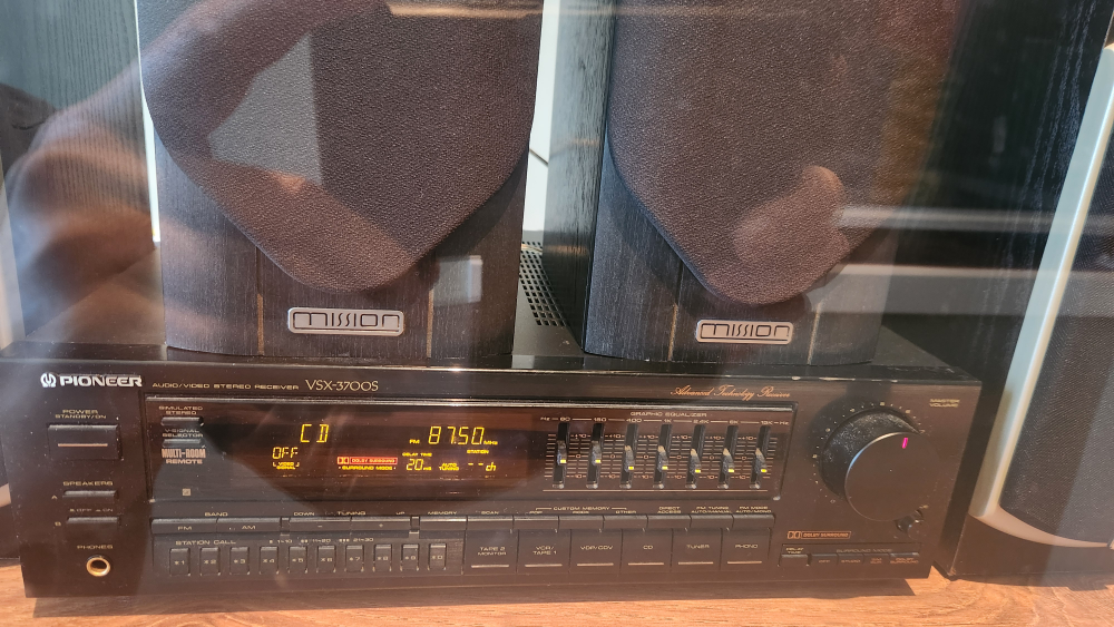 Pioneer VSX-3200S Stereo Receiver with Mission Speakers