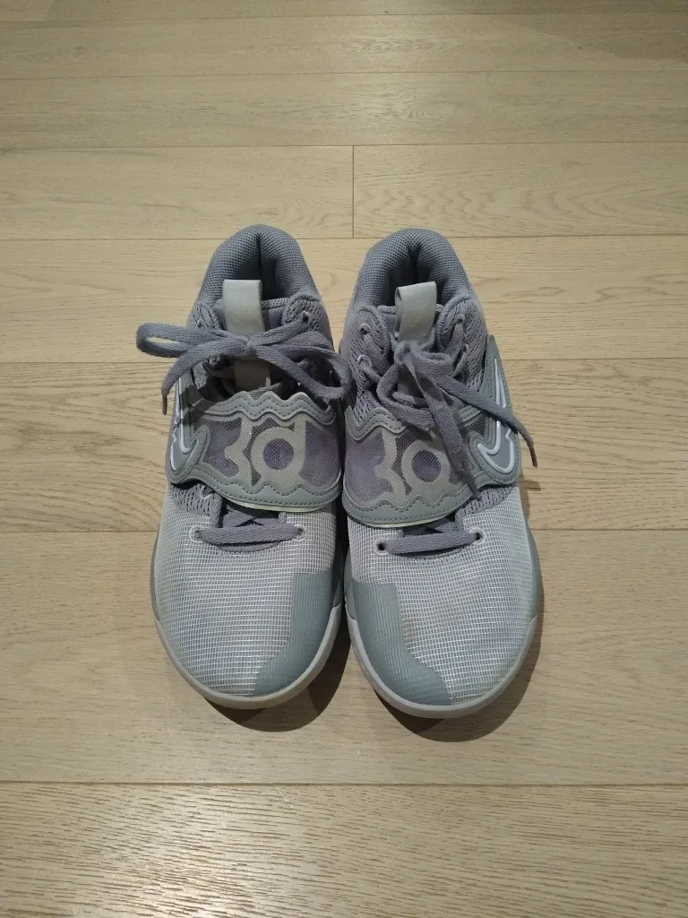 Like New! Nike KD Trey 5 X Basketball Shoes - size 8.5 image indicator(3)