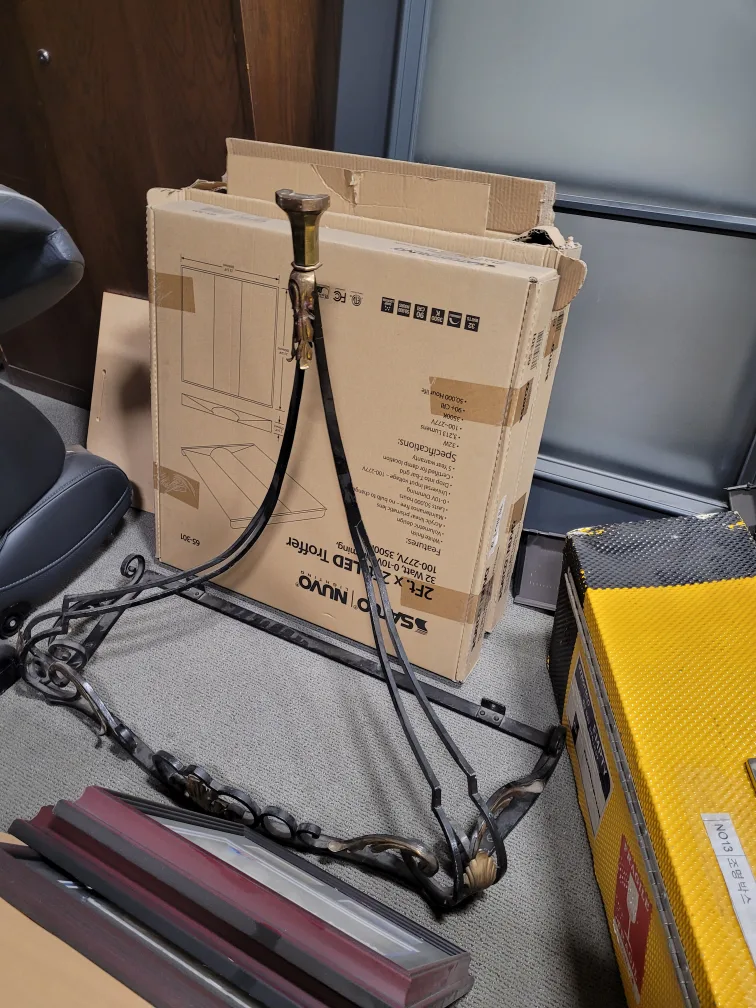 Marble countertop WALL MOUNT TABLE image indicator(5)