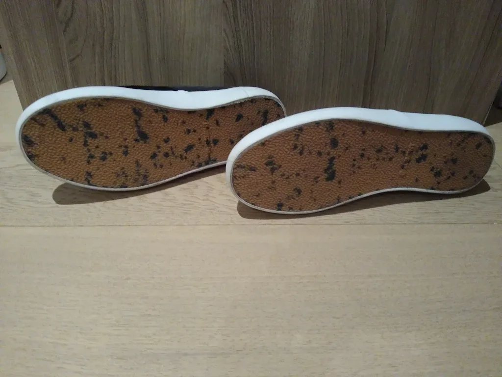 Like New! Men's Element Skate Shoes - Size 7 image indicator(3)