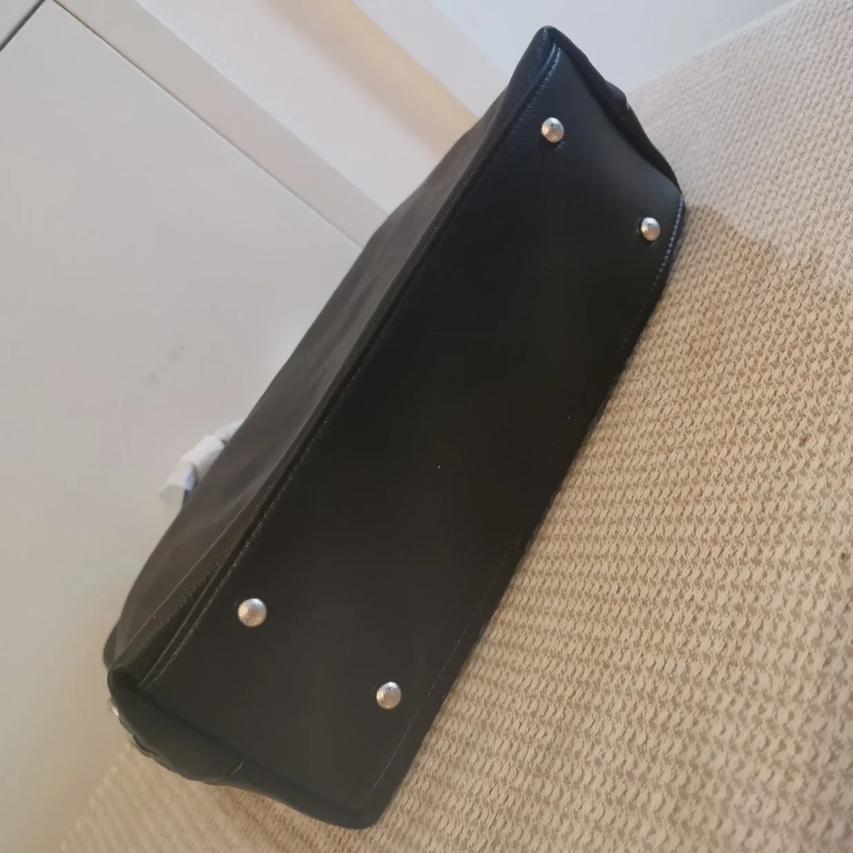 Brand New Black Leather Tote Bag with Shoulder Strap image indicator(9)