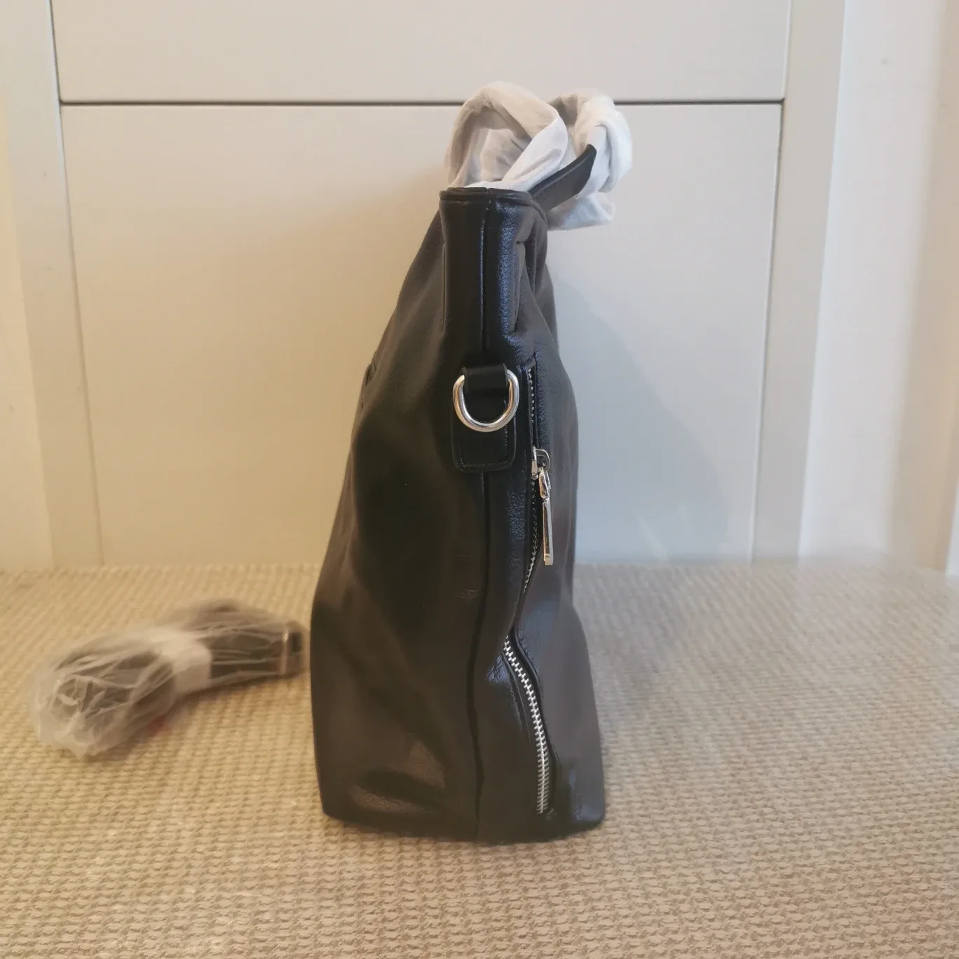 Brand New Black Leather Tote Bag with Shoulder Strap image indicator(10)