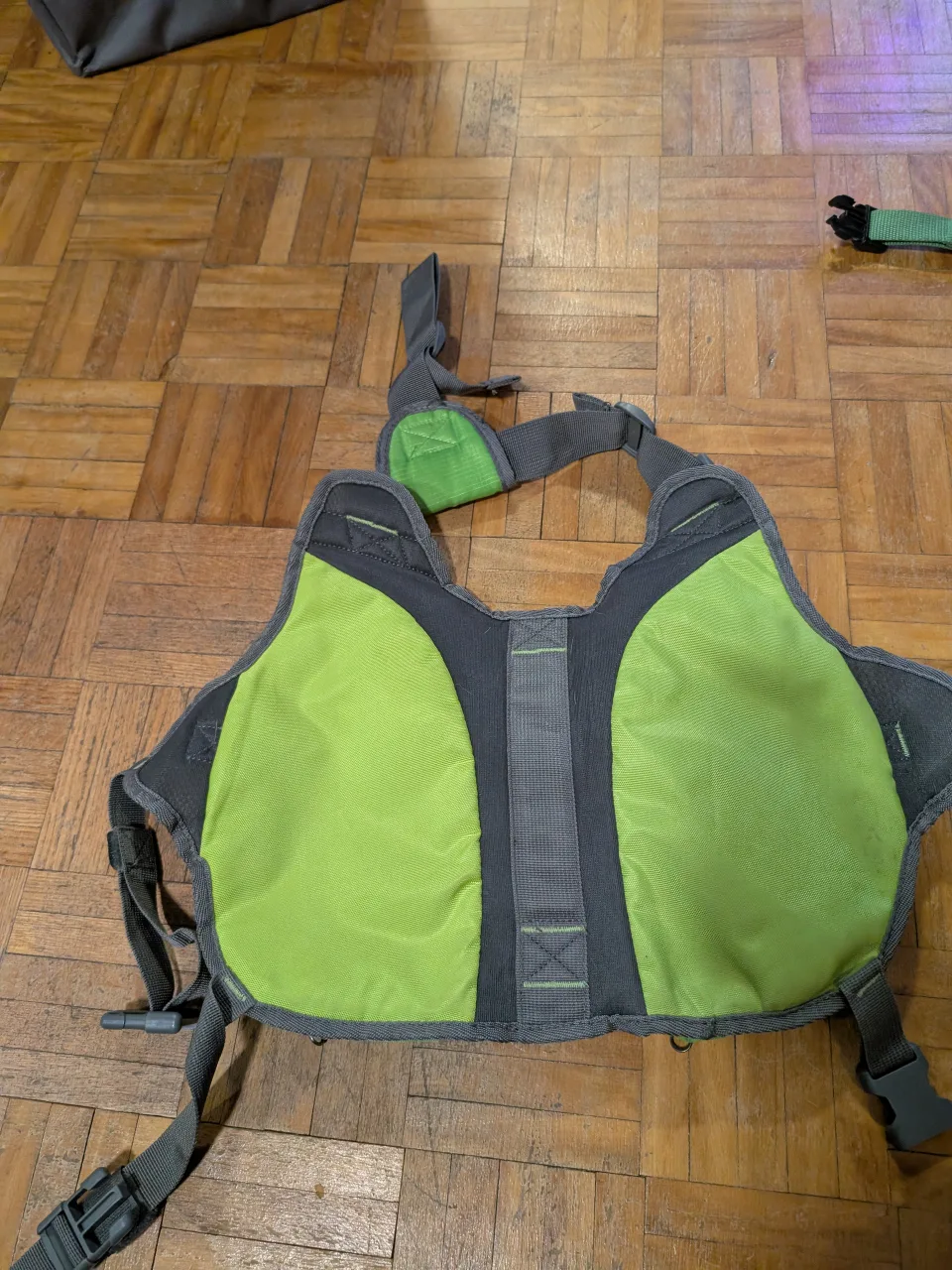 Outward bound dog harness, medium size green image indicator(2)