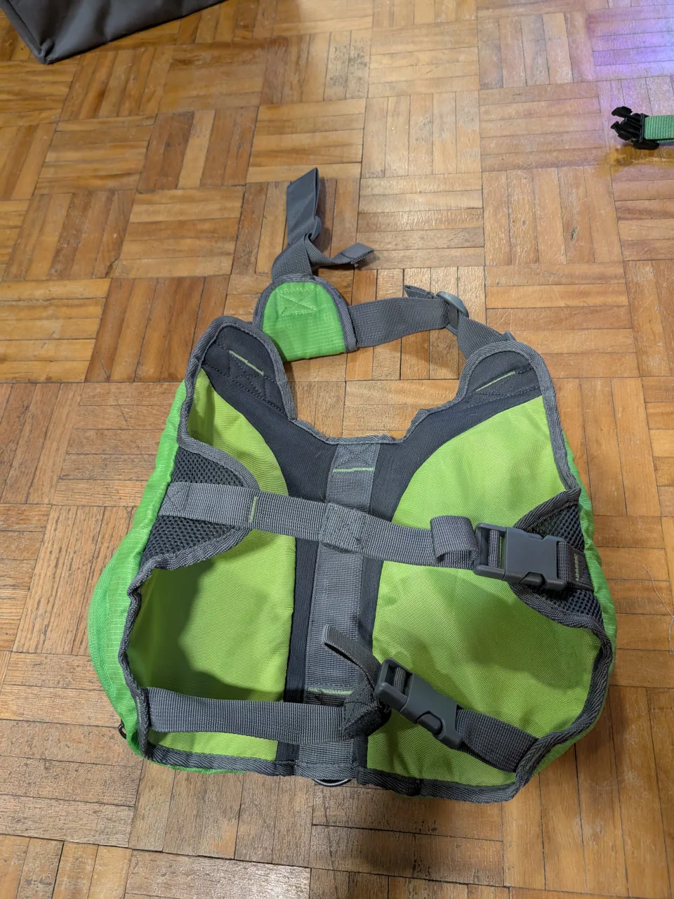 Outward bound dog harness, medium size green image indicator(3)