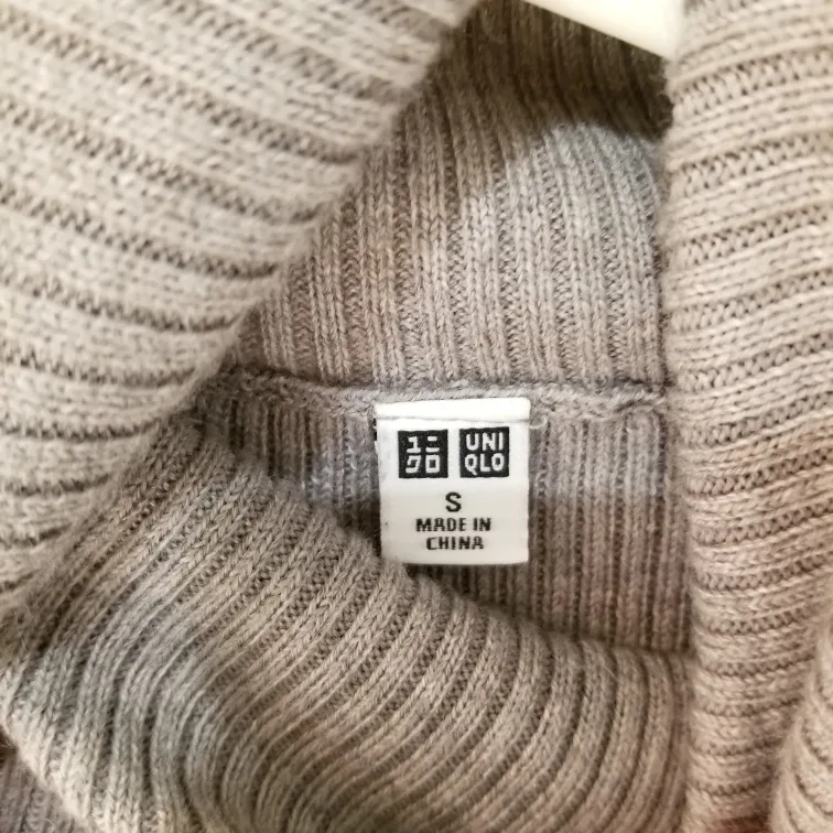 Uniqlo turtleneck dress size S image indicator(6)