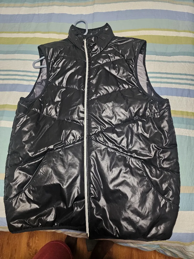 Men's Adidas Black Puffer Vest image indicator(4)