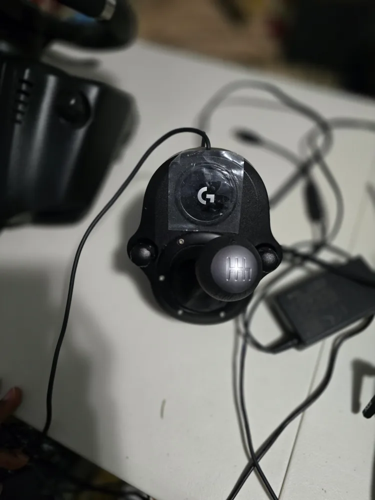 Playseat Evolution Gaming Chair with Wheel and Pedals image indicator(3)