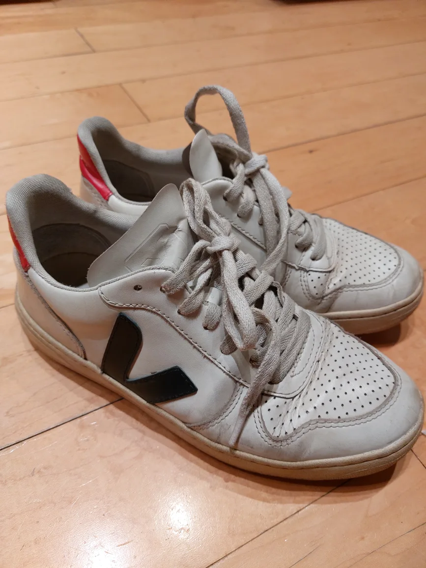 VEJA Women's White Leather Sneakers - Size W US 5 thumbnail