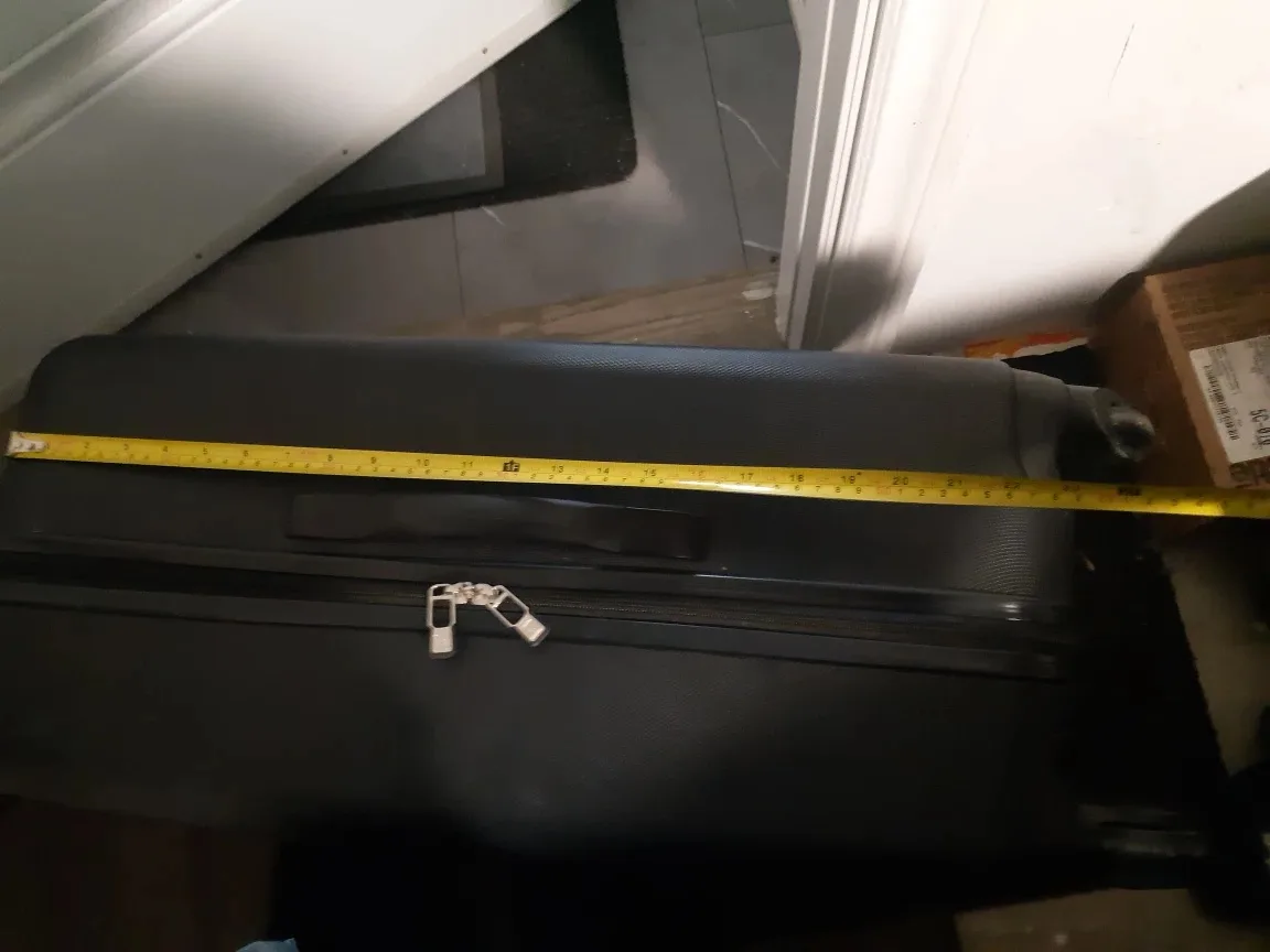 26 inch hard shell suit case image indicator(7)