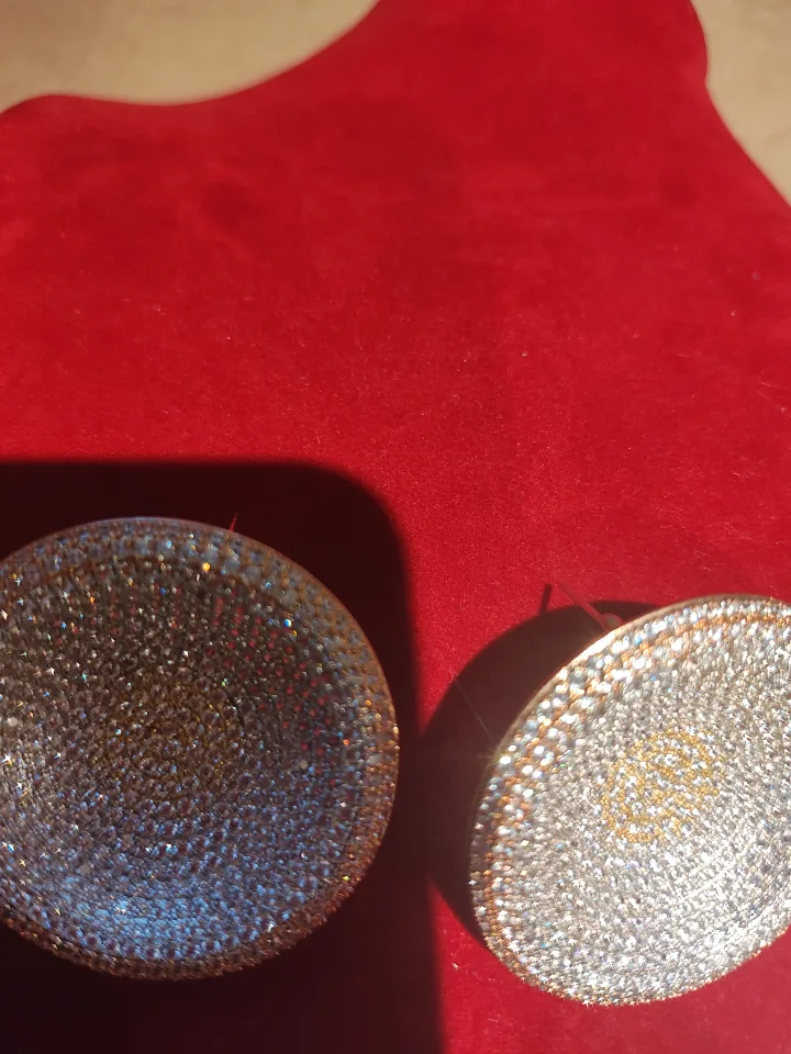 Sparkling Round zirconia Stud Earrings image indicator(6)