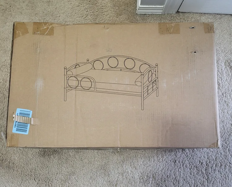 Pet bed (New in box) image indicator(3)