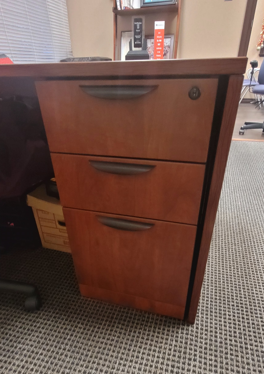 Office Desk-Free - photo 3