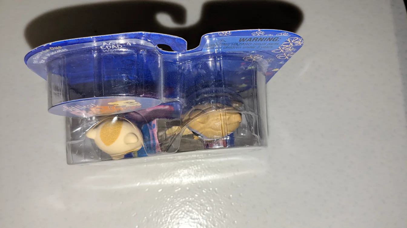 Littlest Pet Shop 2-Pack Ferret and Raccoon NIB image indicator(3)