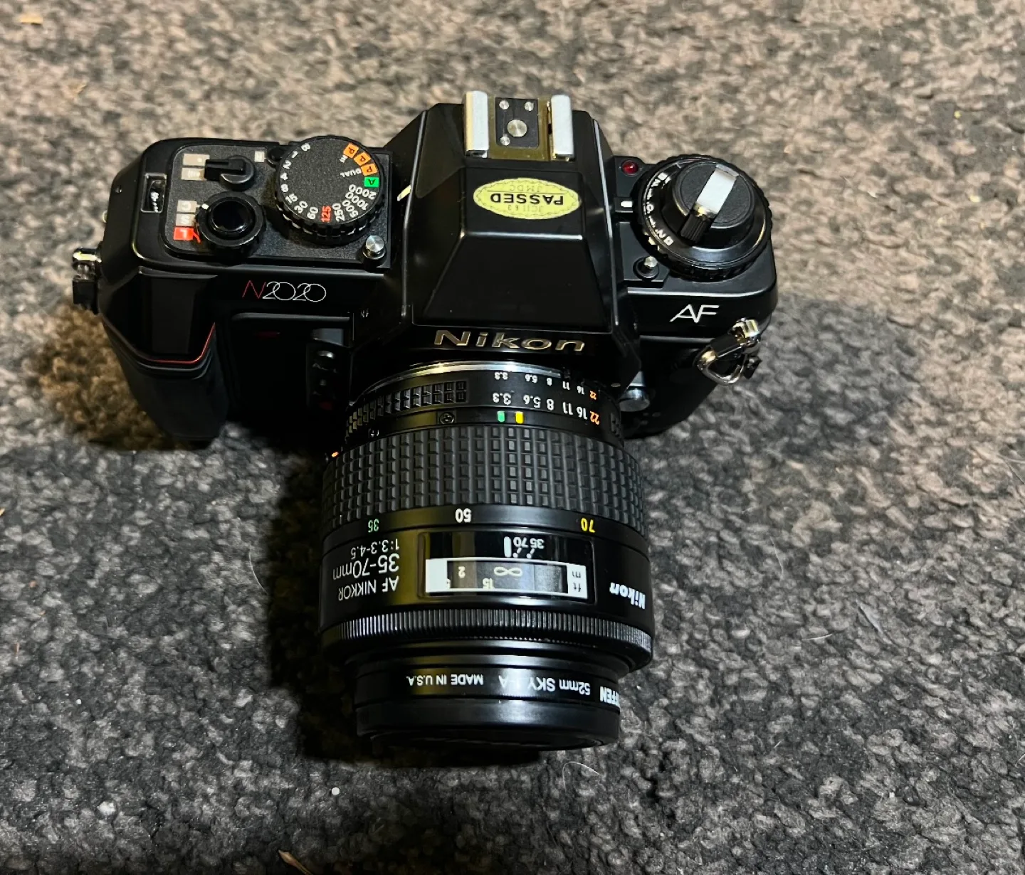 Nikon N2020 35-70mm Camera + Lens image indicator(2)