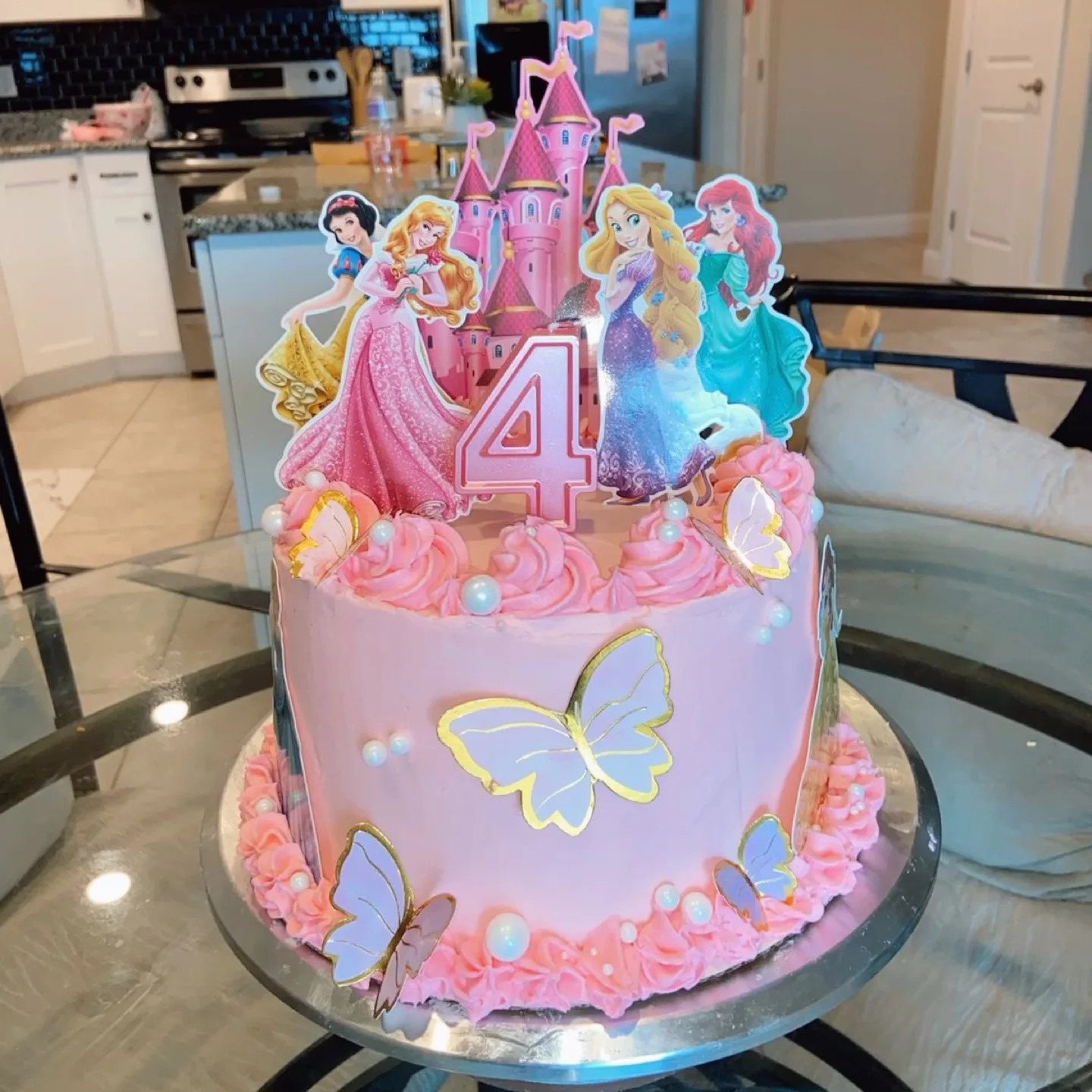 Custom Disney Princesses Cake image indicator(4)