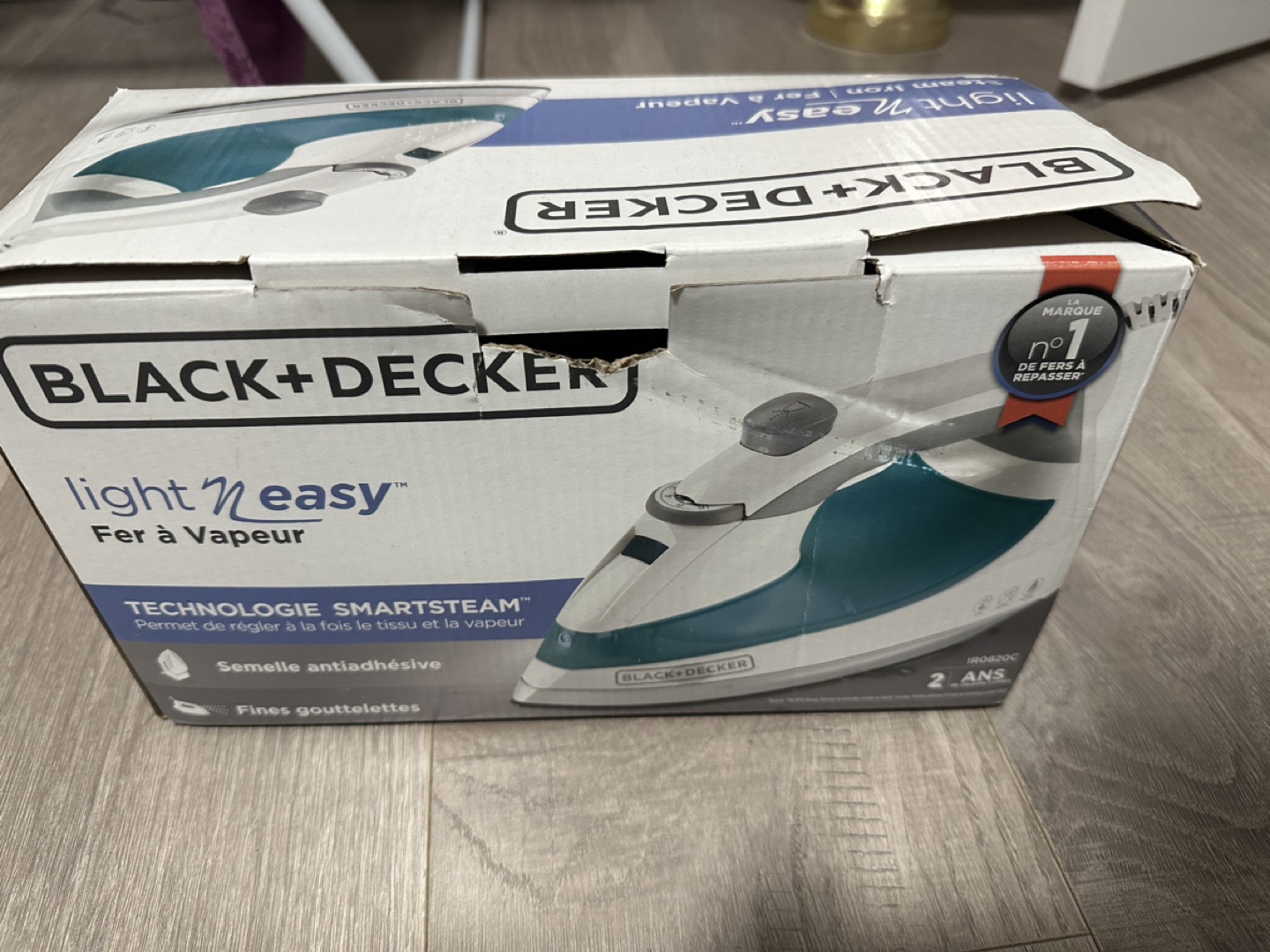 Black+Decker Light 'n Easy Steam Iron - photo 2