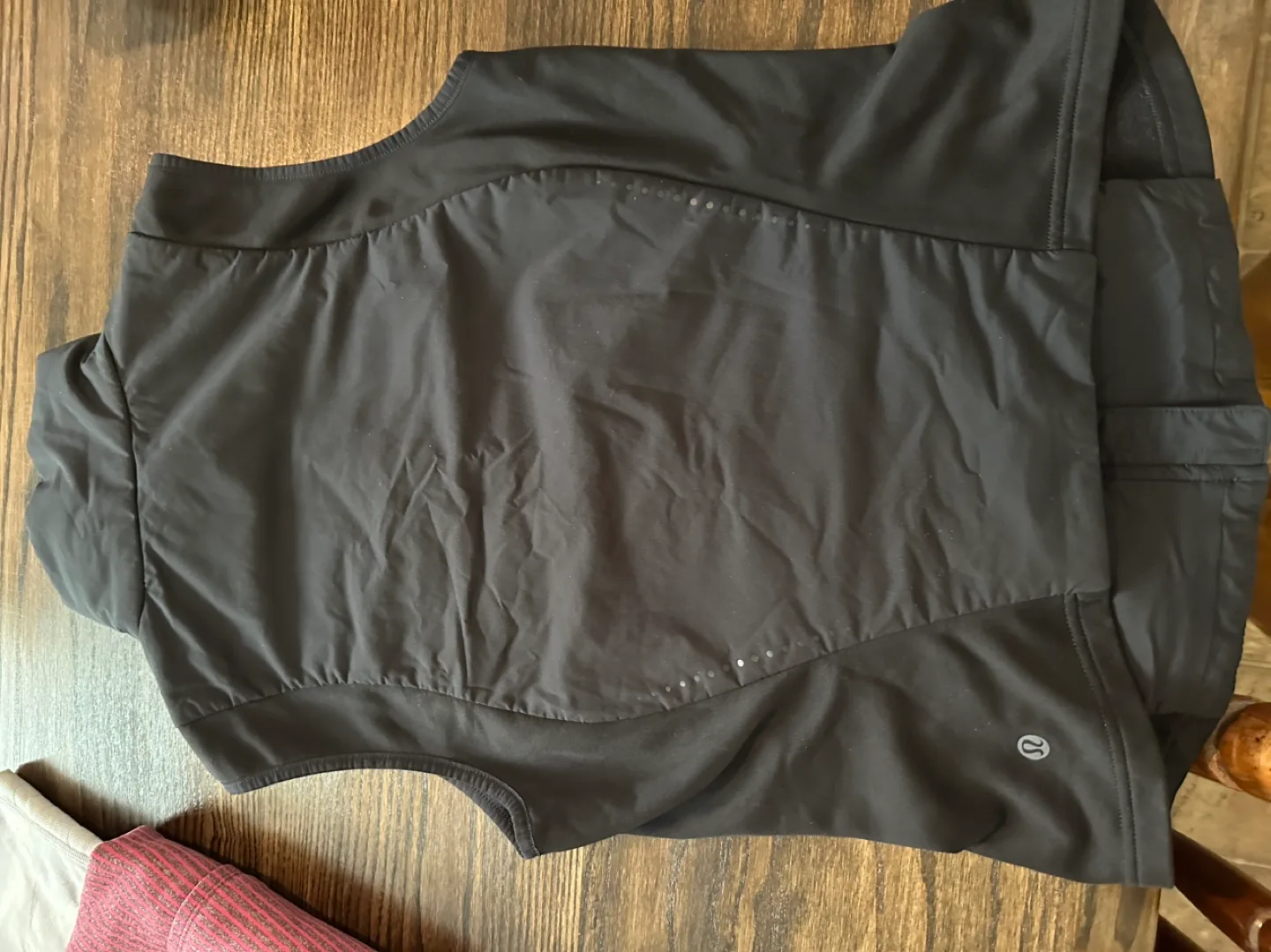 Lululemon Black Running push pace vest image indicator(2)